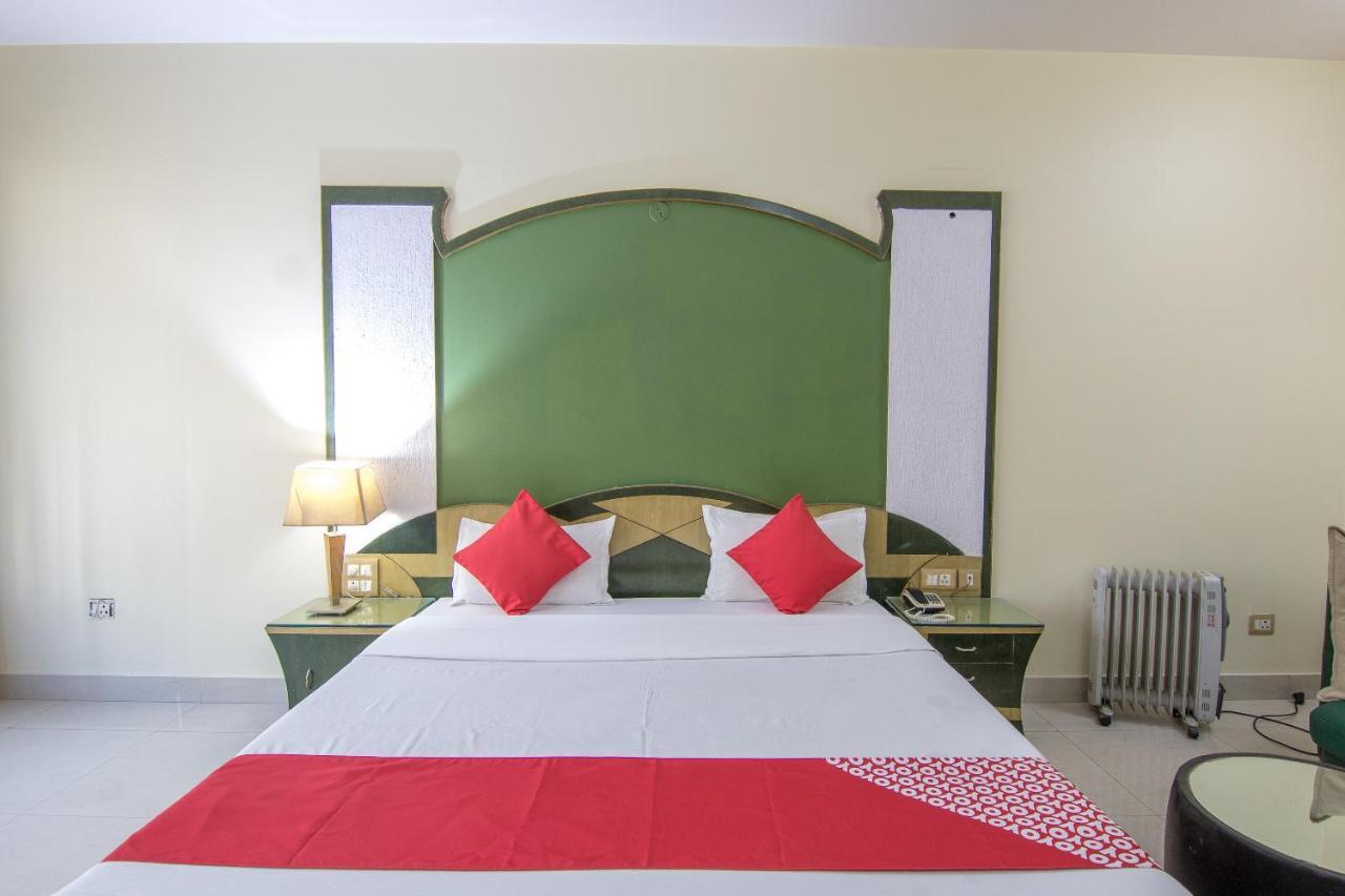 Collection O Hotel Green Forest Патна Екстериор снимка